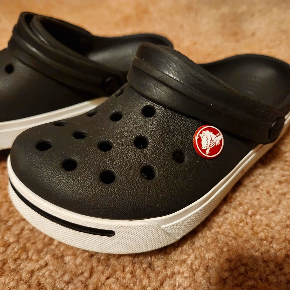 Toddler's boys 10/11 crocs